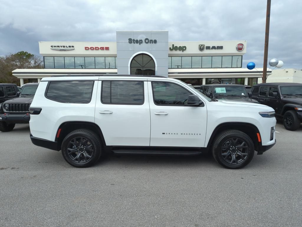 New 2026 Bright White Clear-Coat Exterior Paint Jeep Limited Altitude image 4
