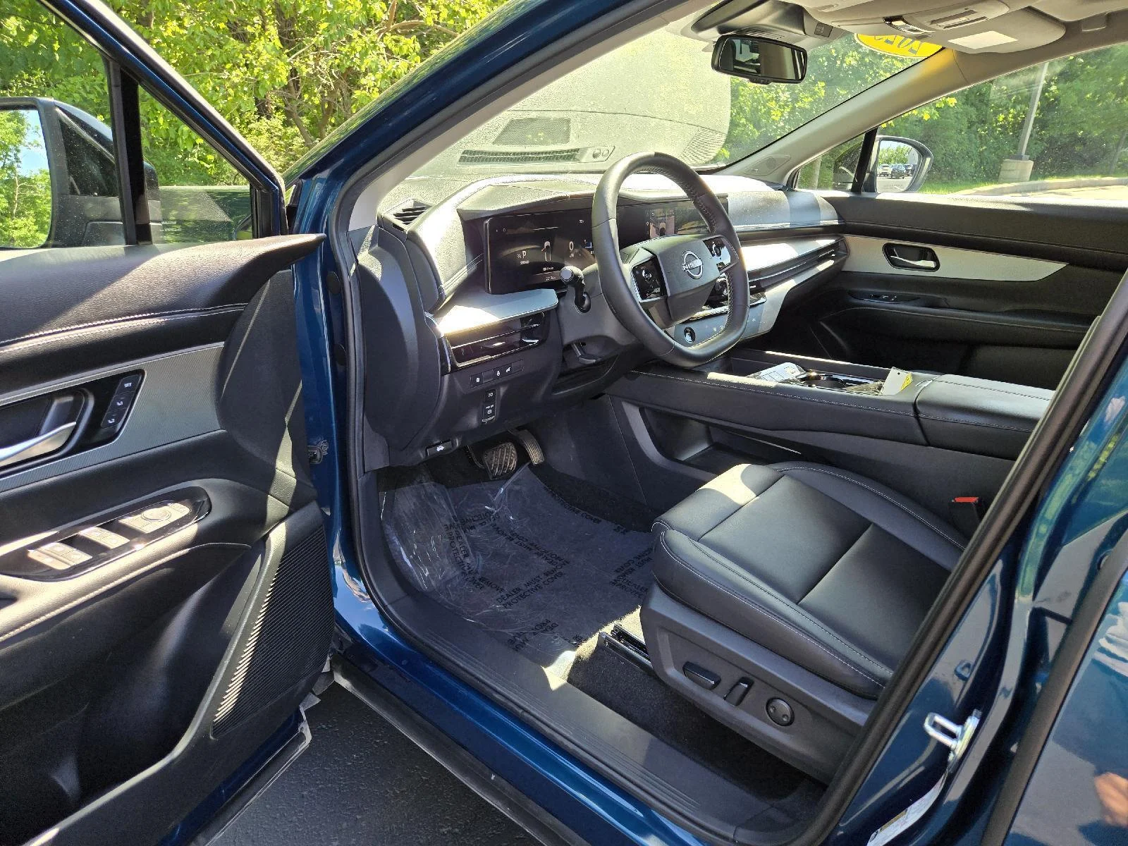 Used 2025 Aurora Blue Pearl Metallic Nissan SL image 12
