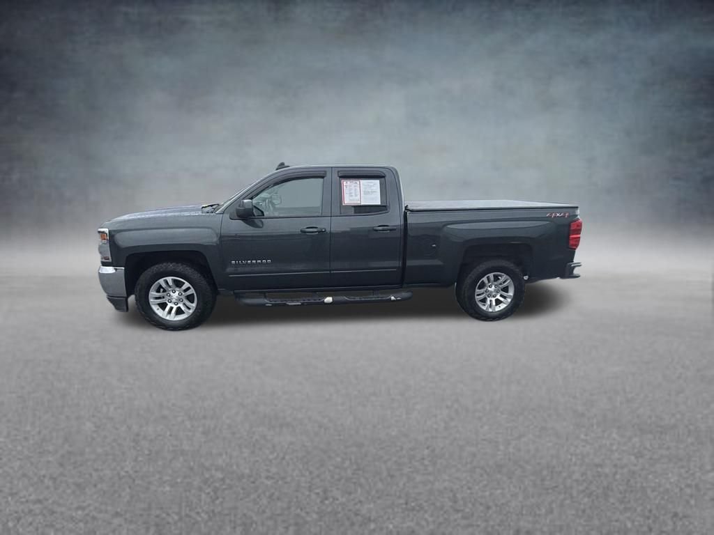 Used 2018 Gray Chevrolet LT image 2