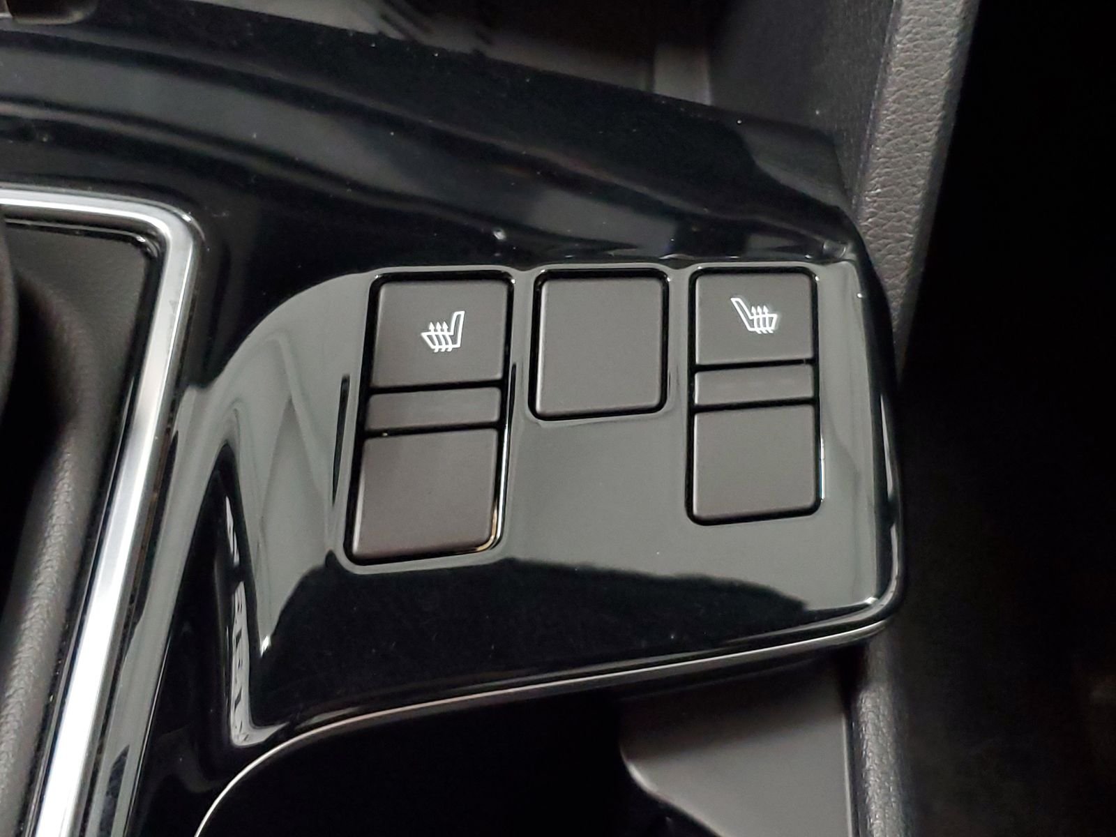 Used 2024 Black Kia X-Line image 26