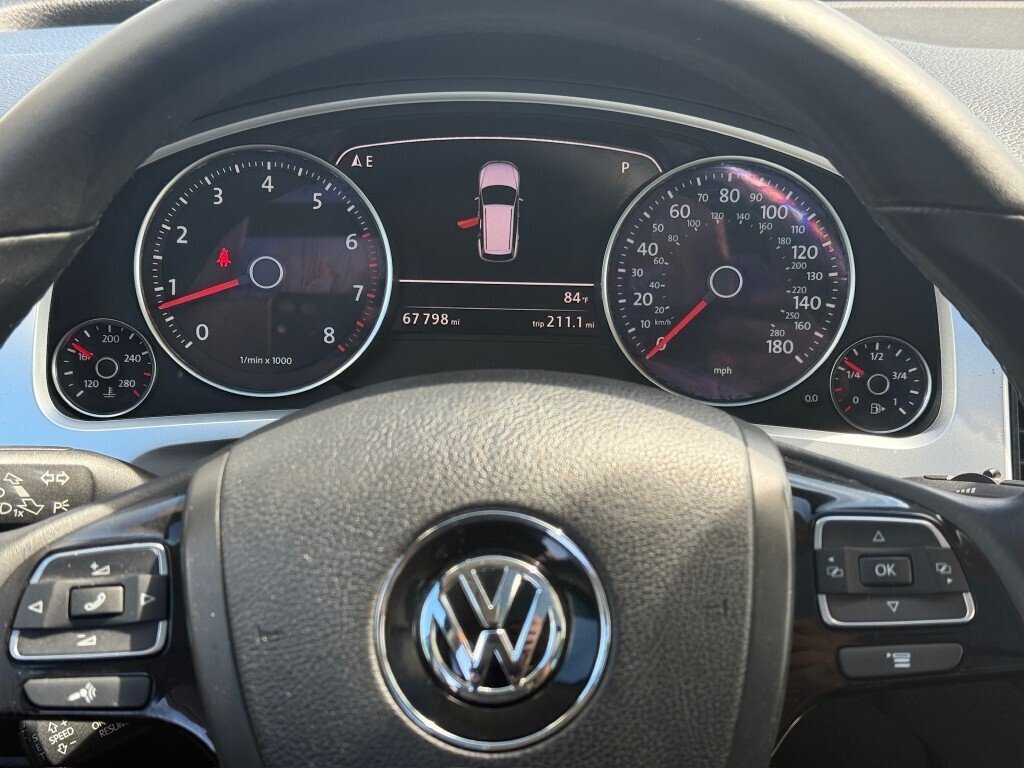 Used 2014 SILVER Volkswagen V6 Sport image 14