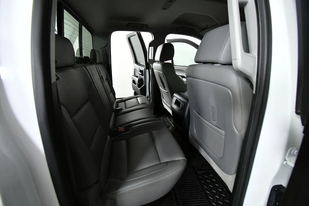 Used 2015 White Chevrolet LTZ image 23