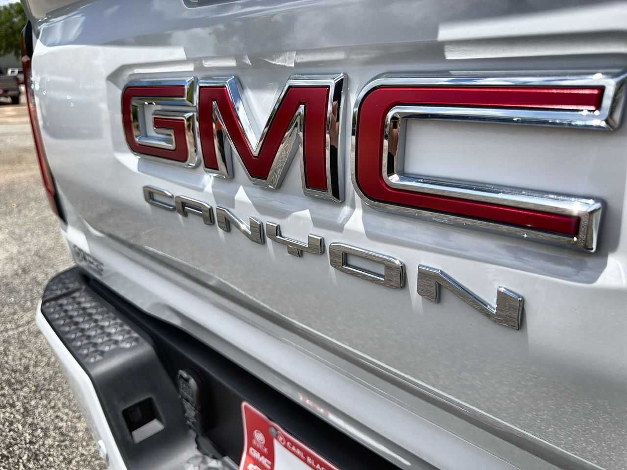 New 2026 Summit White GMC Elevation image 27