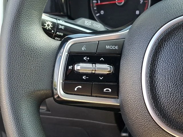 Used 2022 Silver Kia LX image 21