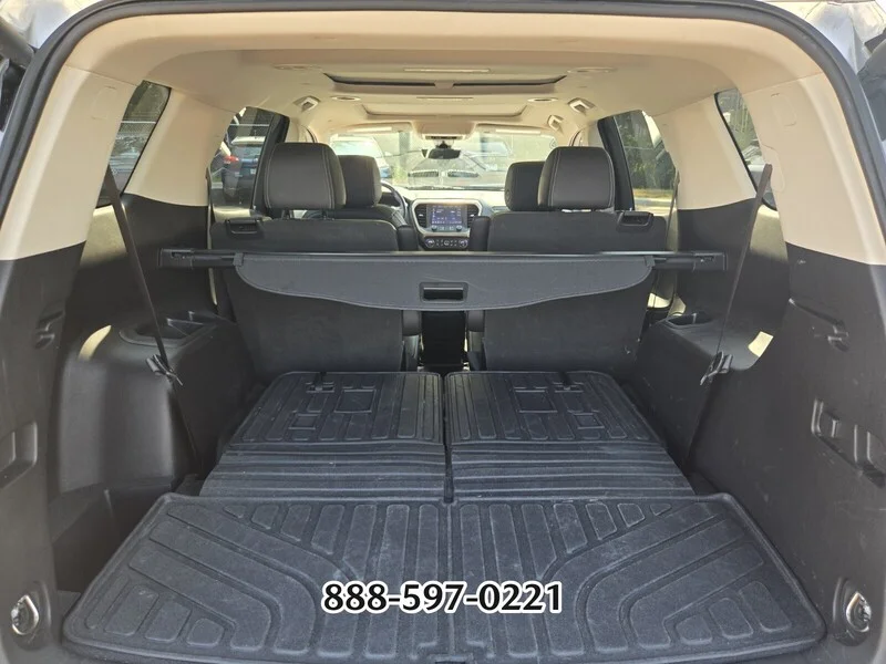 Used 2020 Quicksilver Metallic GMC Denali image 18
