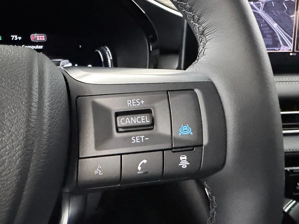 New 2027 2T RAD WHT INFINITI Sport AWD image 33