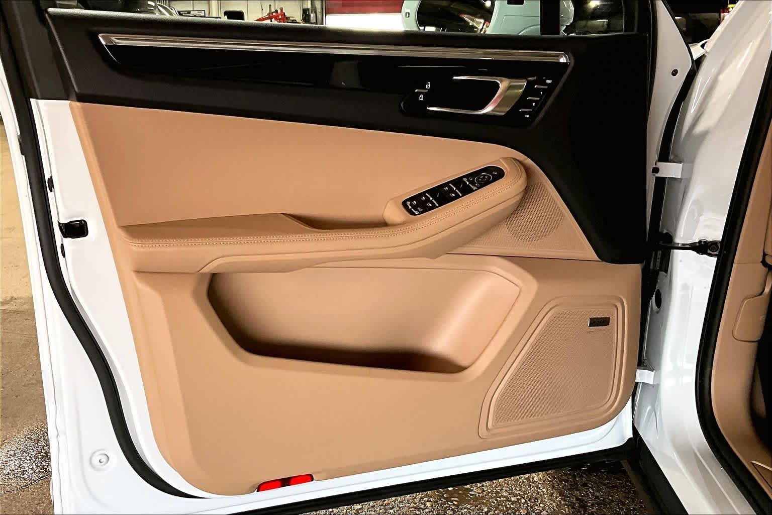 2025 Porsche Macan Base - Photo 21