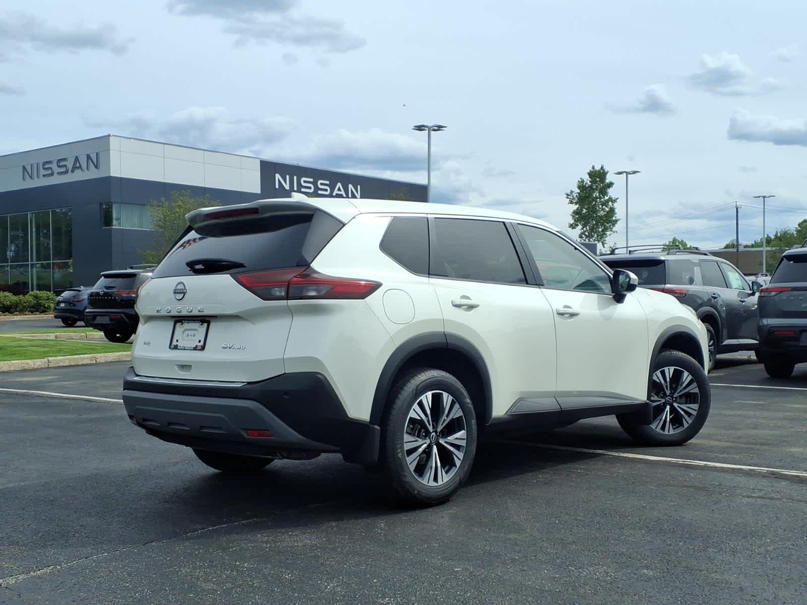 Certified Used 2023 Pearl White Tricoat Nissan SV image 5