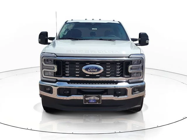 New 2026 Oxford White Ford Lariat image 2