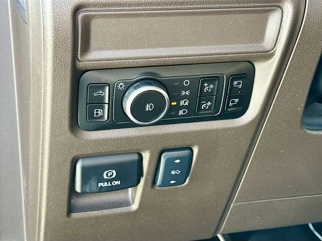 Used 2025 Gray Ford King Ranch image 10