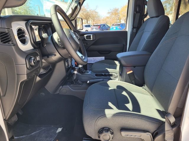 2025 Jeep Wrangler 4-Door Sahara - Photo 12