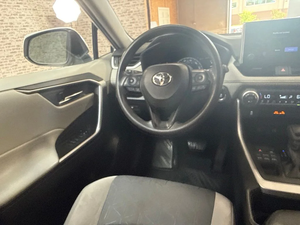 Used 2023 White Toyota XLE image 19