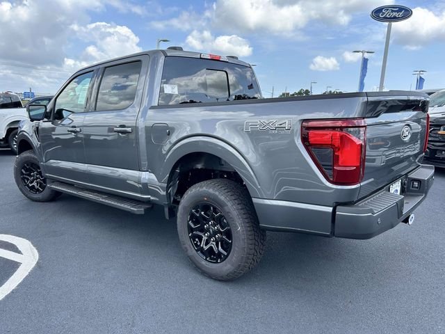New 2026 Carbonized Gray Metallic Ford XLT image 4