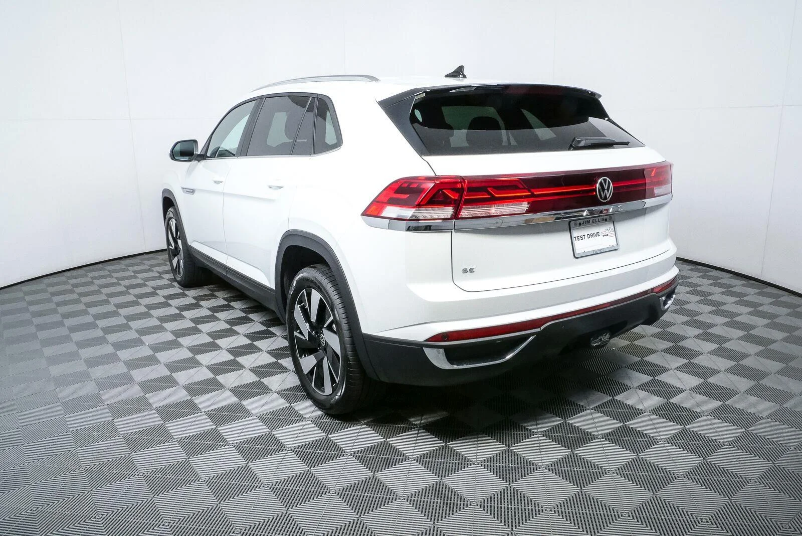 New 2026 Opal White Pearl Volkswagen 2.0T SE w/Technology image 28