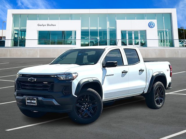 Pre-Owned 2023 Chevrolet Colorado 2.7L I-4 gasoline direct injection, DOHC, variable valve control, intercooled turbo, regular unleaded, engine with cylinder deactivation and 310HP 4x4 4WD Crew Cab Short Box Trail Boss
