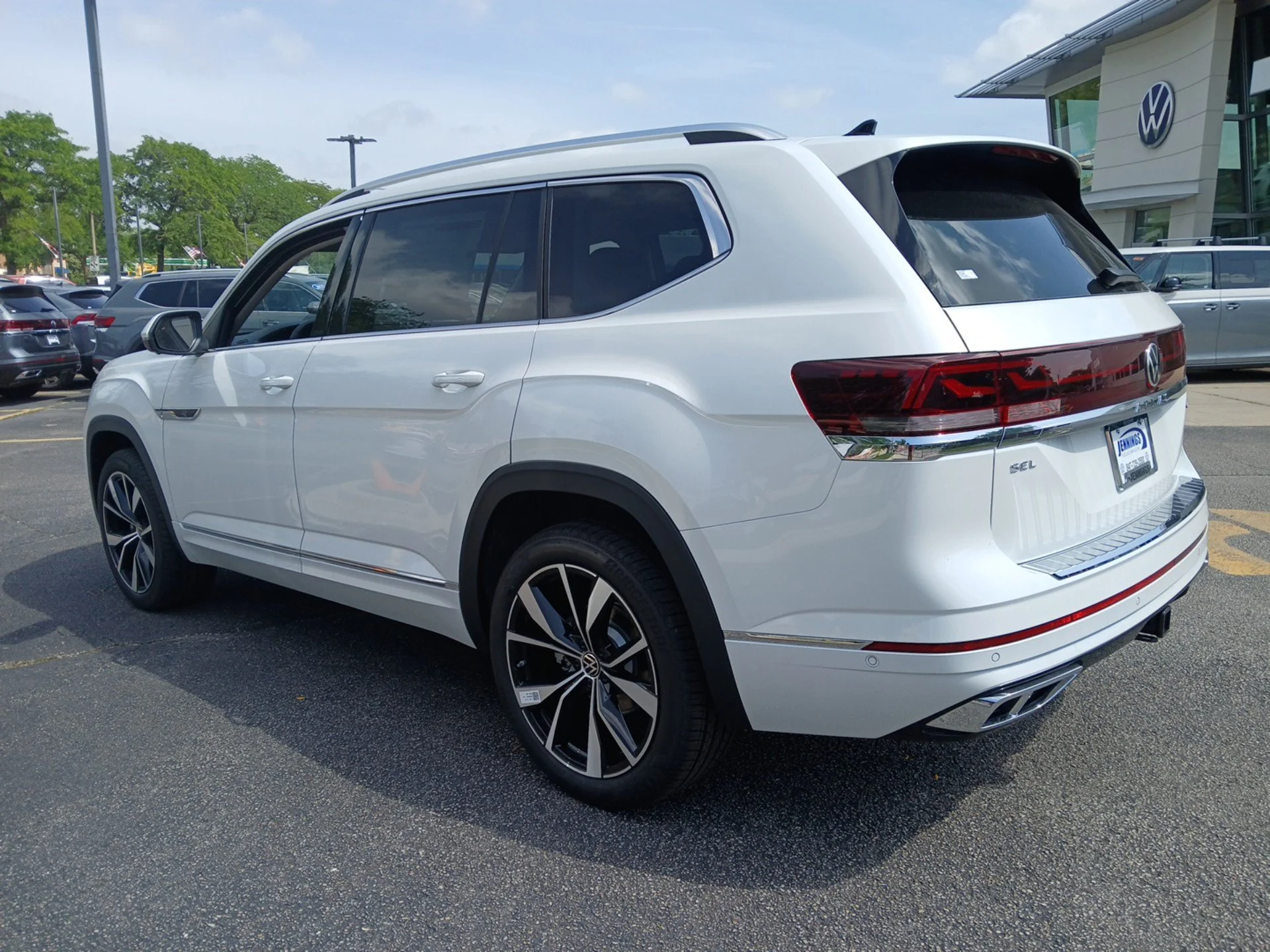 New 2026 Opal White Pearl Volkswagen 2.0T SEL Premium R-Line image 5