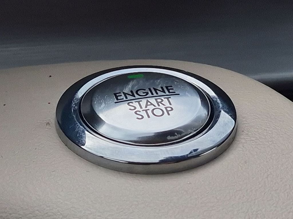 Used 2023 Gray Lincoln Standard image 17
