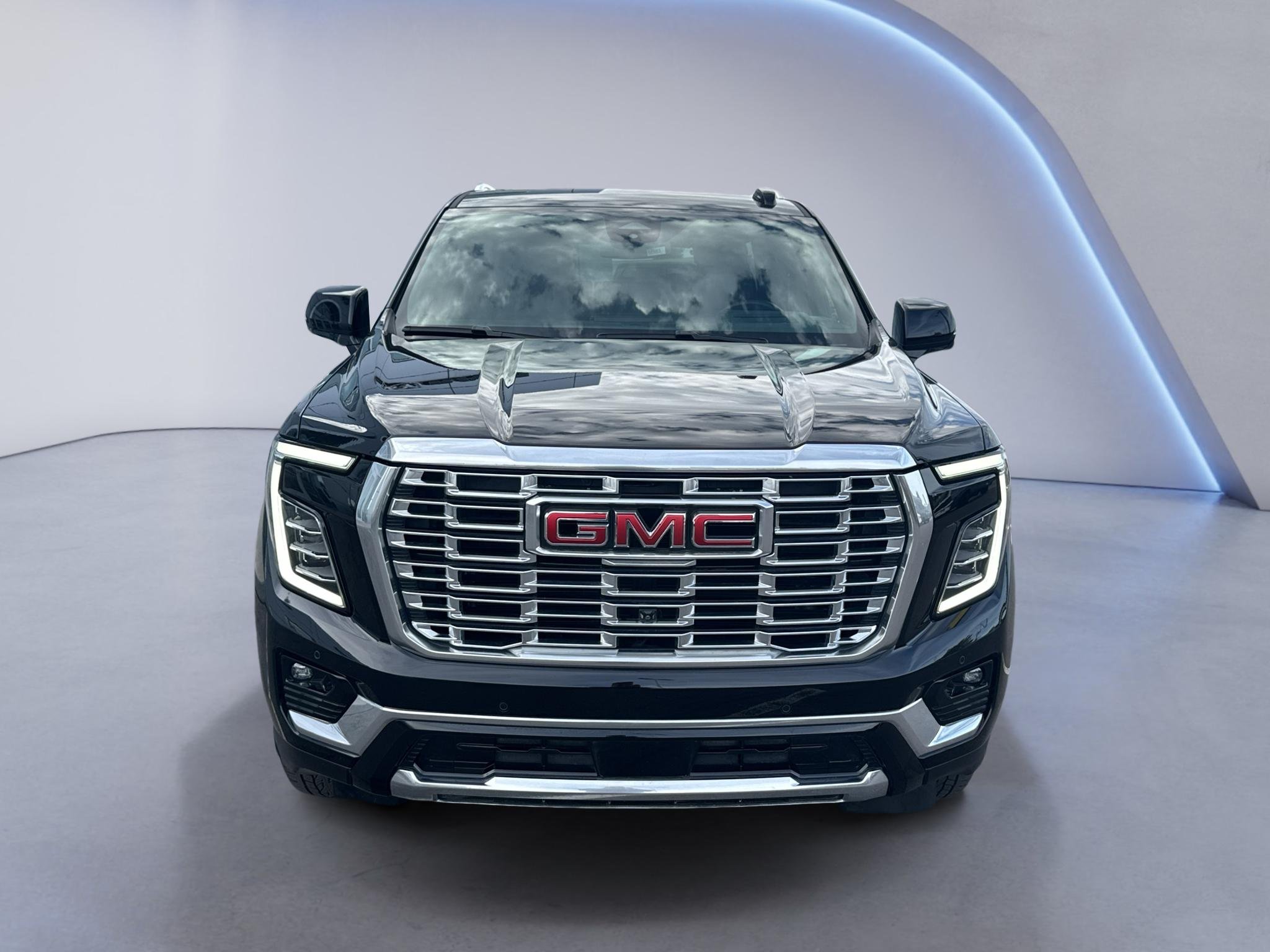 Used 2025 Onyx Black GMC Denali image 8
