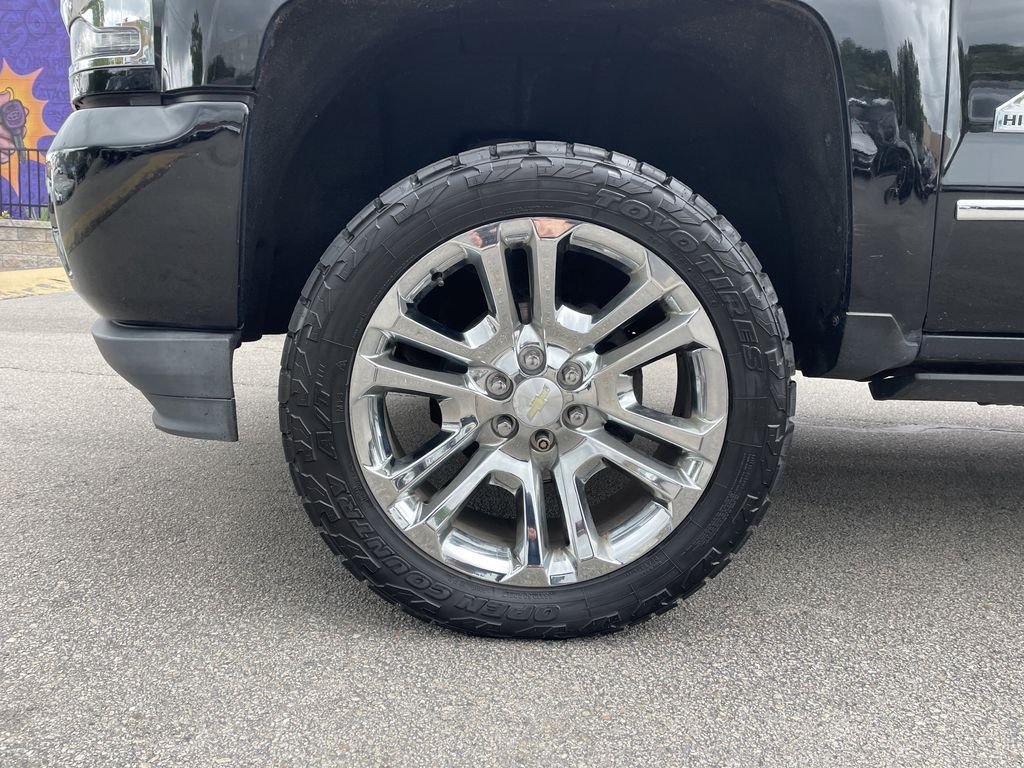 Used 2018 Black Chevrolet High Country image 9