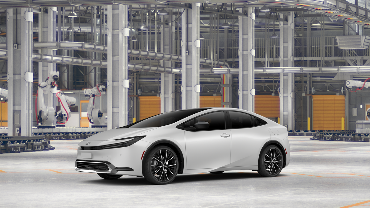 New 2027 Wind Chill Pearl Toyota XLE image 2