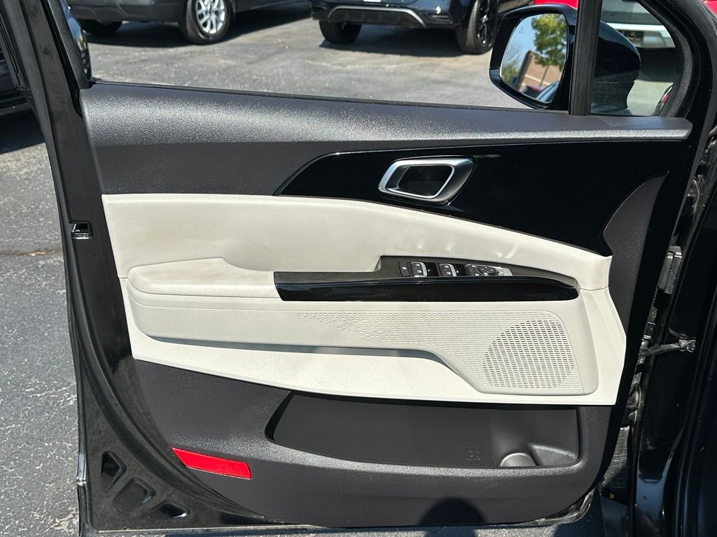 Used 2024 Black Kia EX image 10