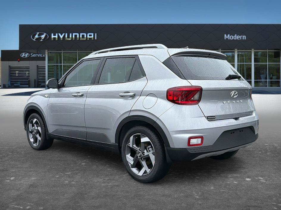 New 2026 Shimmering Silver Hyundai SEL image 4