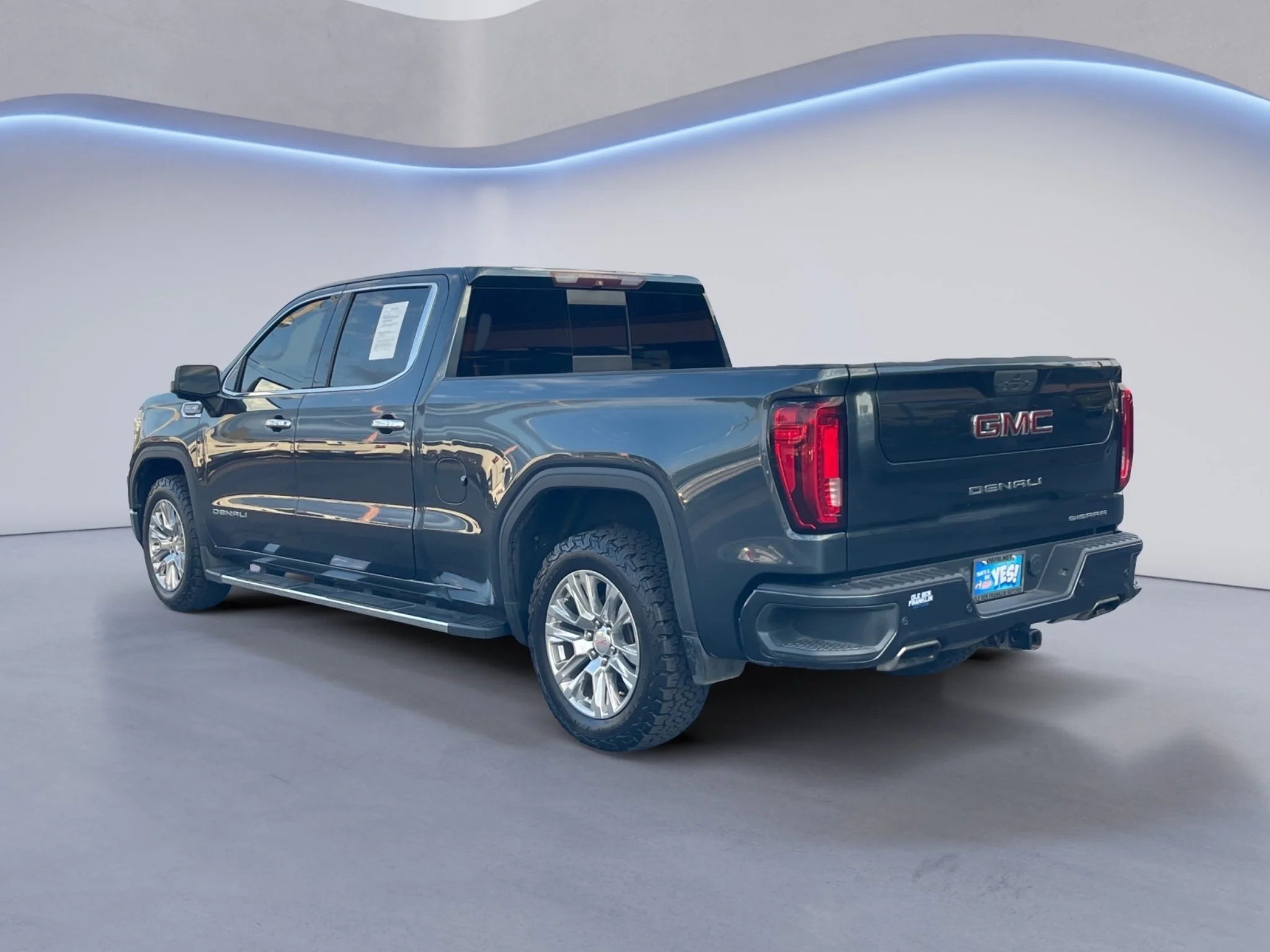 Used 2019 Dark Sky Metallic GMC Denali image 5