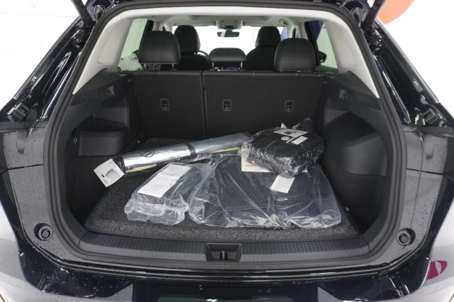 New 2026 Deep Black Pearl Volkswagen 2.0T SE image 8