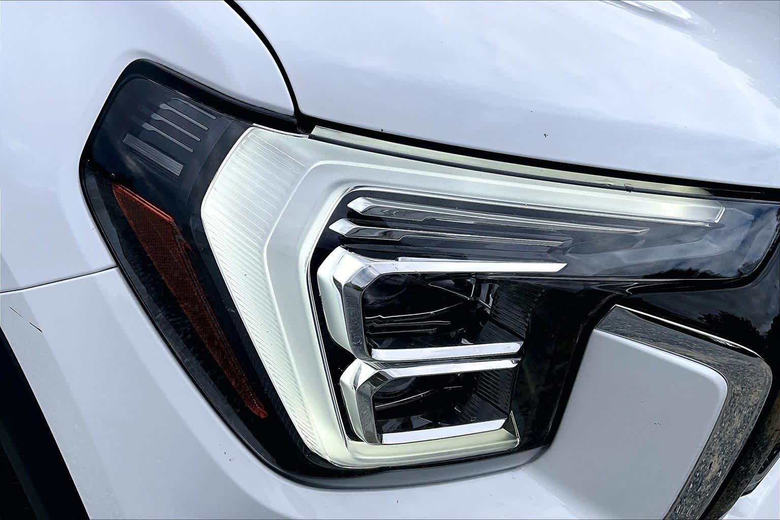 Used 2026 Summit White GMC AWD Elevation image 28