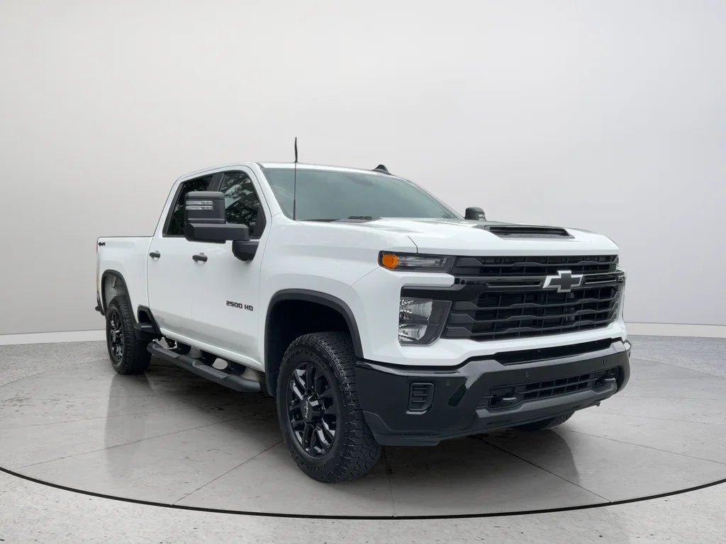 Used 2025 White Chevrolet Custom image 1