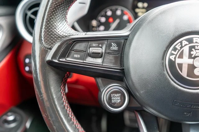Used 2021 White Alfa Romeo Ti Sport image 33