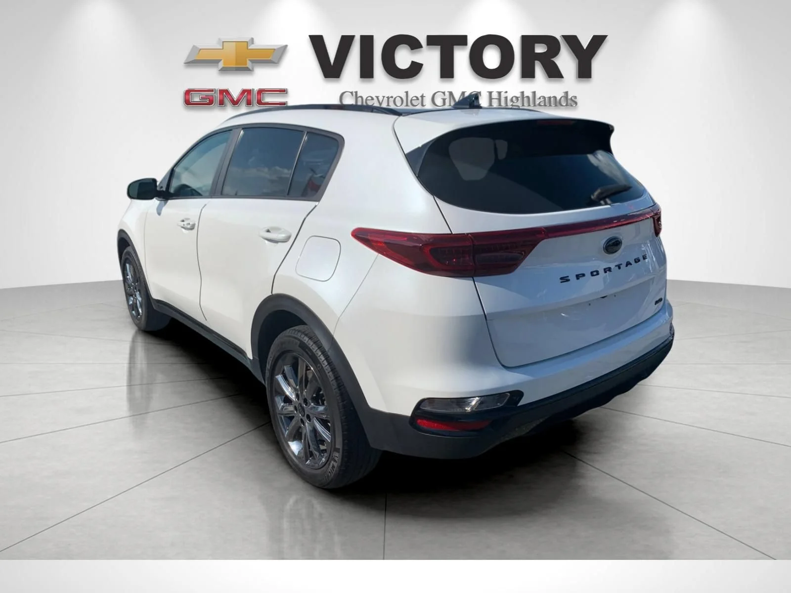 Used 2022 White Kia Nightfall Edition image 5