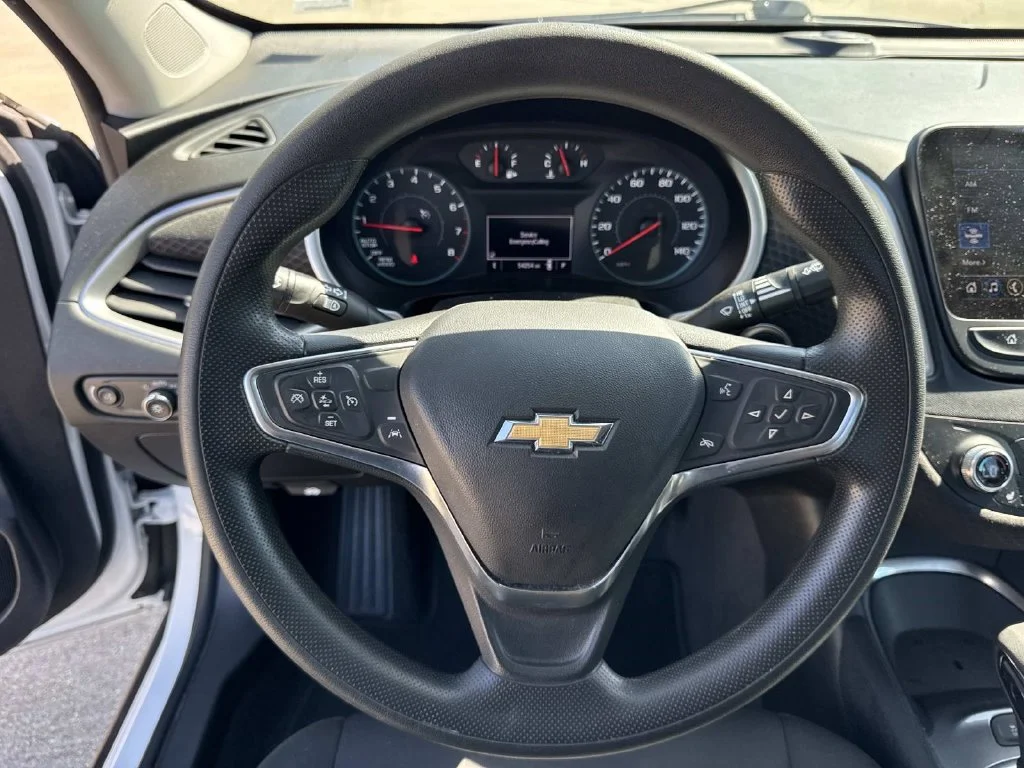 Used 2025 White Chevrolet LT image 44