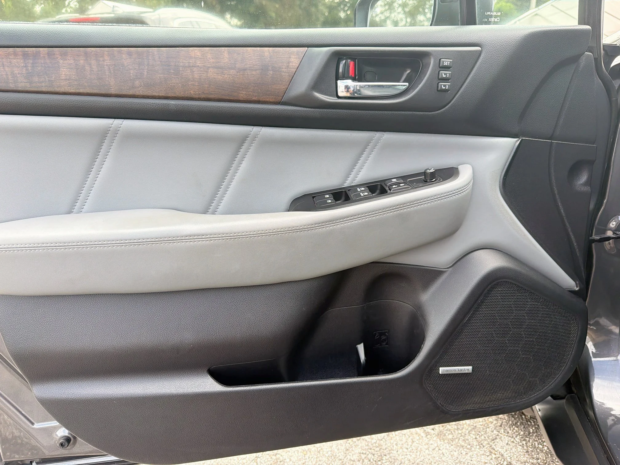 Used 2018 Magnetite Gray Metallic Subaru Limited image 19