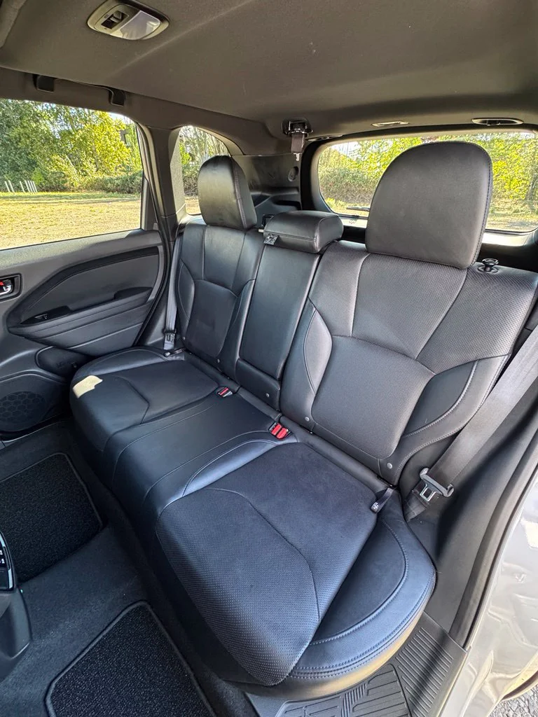 Used 2025 River Rock Pearl Subaru Limited image 25