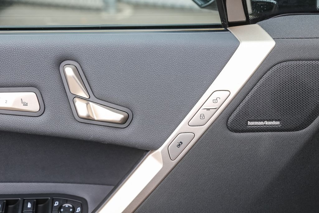 2025 BMW iX 50 - Photo 18