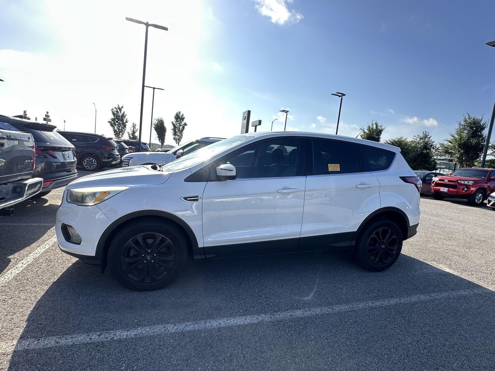 Used 2017 Ford Escape SE with VIN 1FMCU0GD5HUF07499 for sale in Kansas City