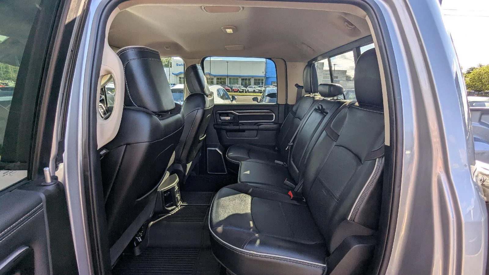 2022 RAM Ram 3500 Pickup Laramie - Photo 11
