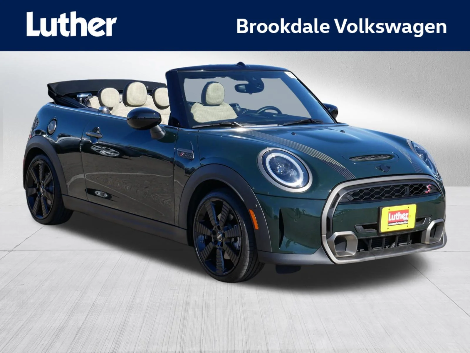 2023 MINI Convertible Cooper S's photo