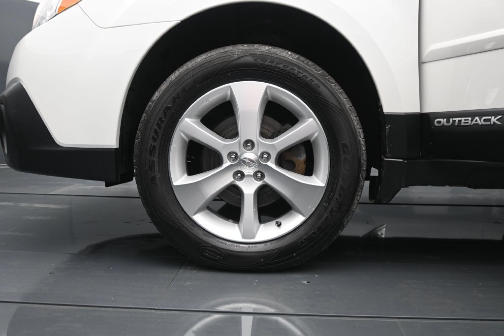 Used 2013 Satin White Pearl Subaru 2.5i image 25