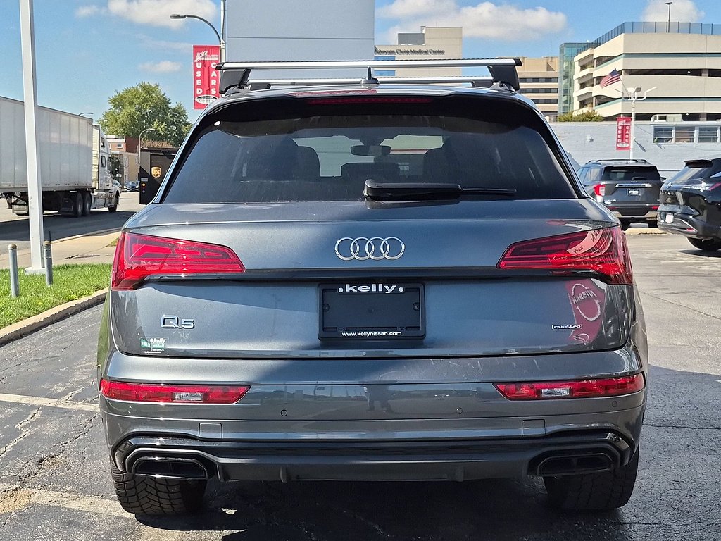 Used 2023 Daytona Gray Pearl Effect Audi e quattro S line Prem Pl 55 TFSI image 36