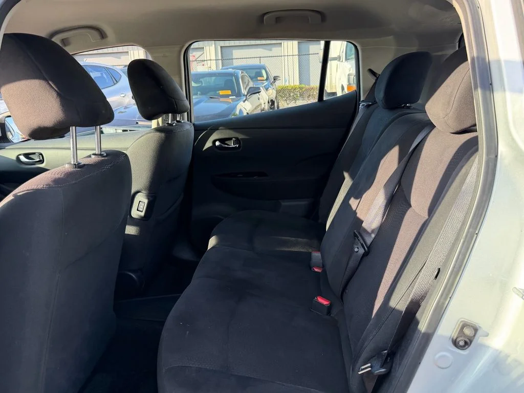 Used 2013 Silver Nissan SV image 12