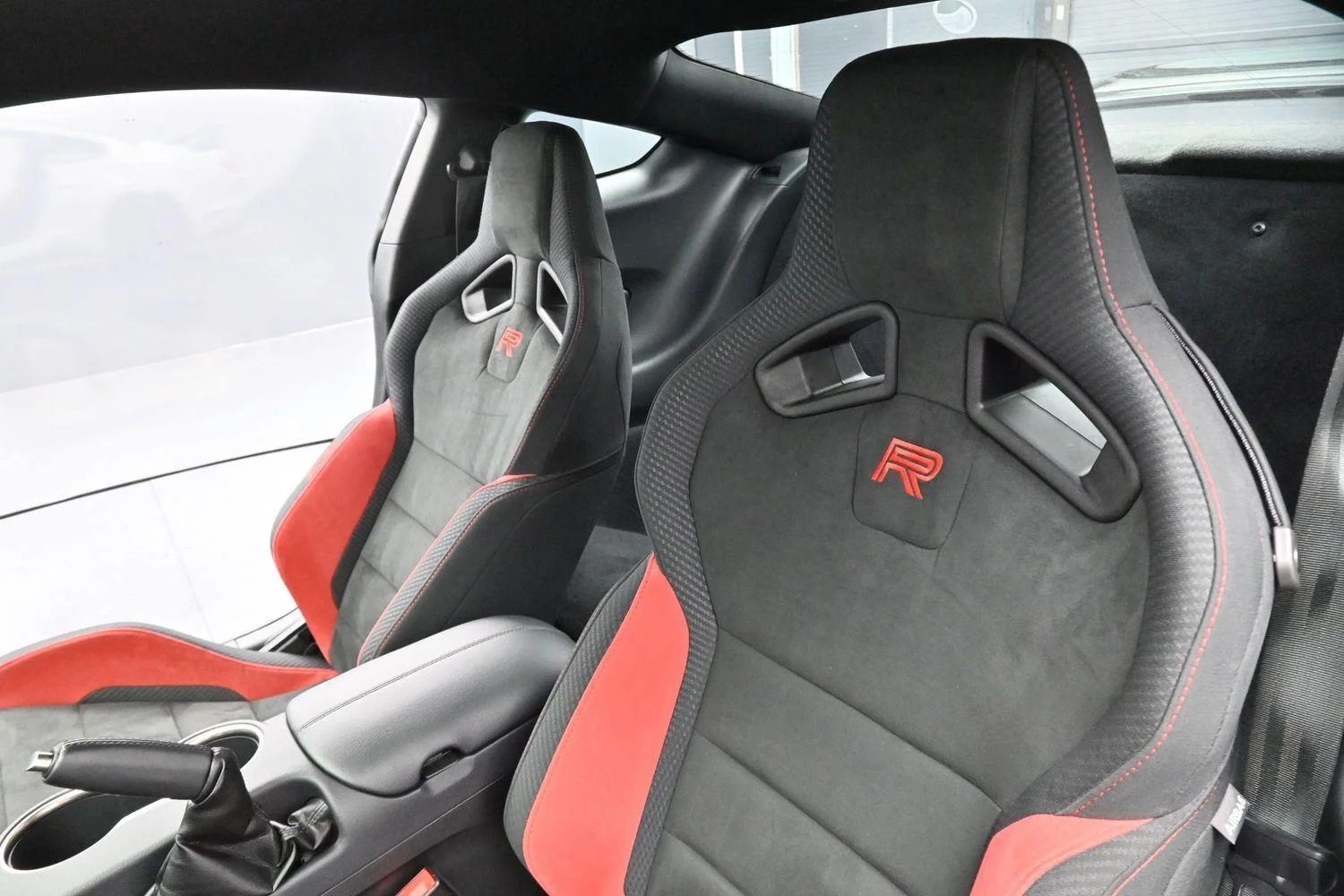 Used 2019 White Ford Shelby GT350 image 14