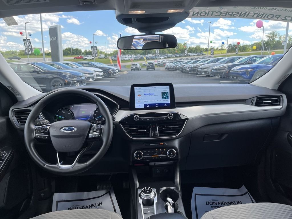 Used 2022 Blue Ford SE image 10