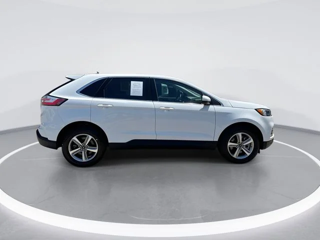 Used 2024 White Ford SEL image 9