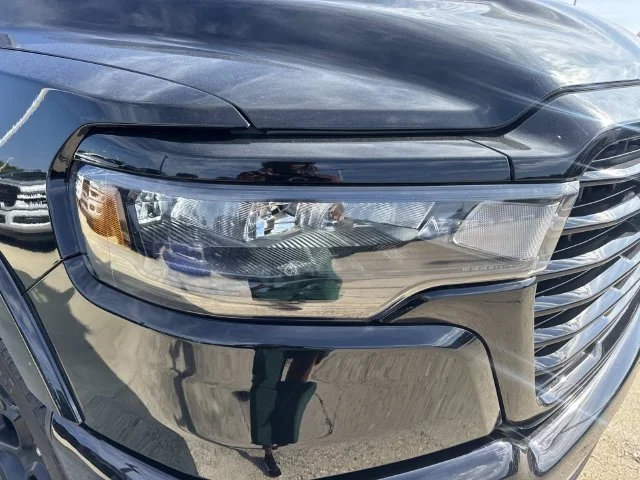 New 2027 Diamond Black Crystal Pearl-Coat Exterior Paint RAM Laramie image 2