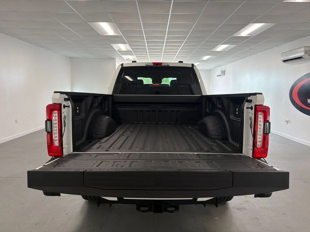 New 2026 Star White Metallic Tri-Coat Ford F-250® Lariat® image 8