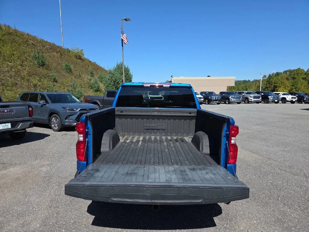 Used 2022 Blue Chevrolet Custom image 24
