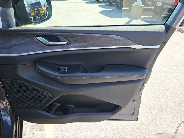 New 2026 Baltic Gray Metallic Clearcoat Jeep Laredo Altitude image 14