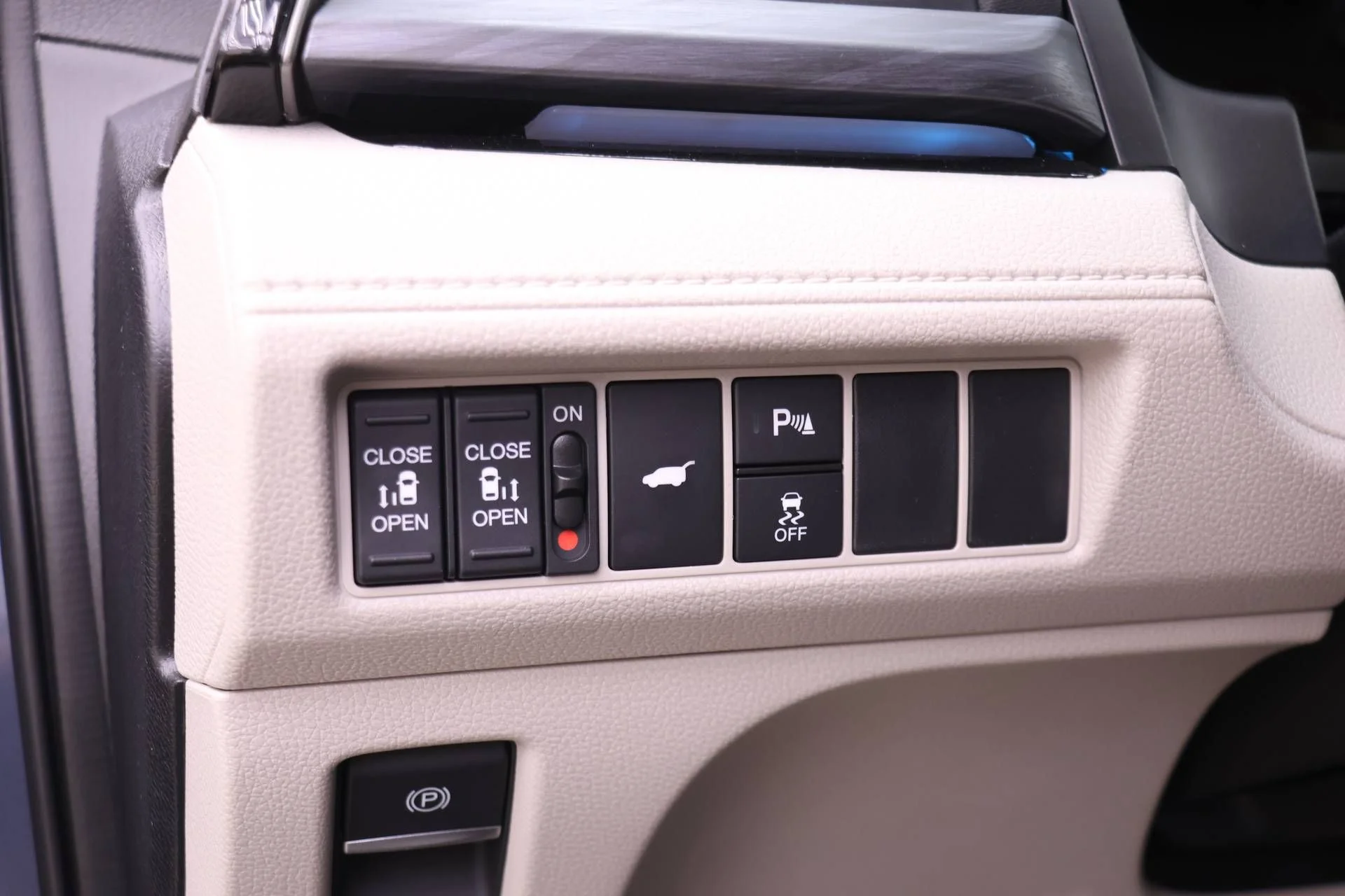 2026 Honda Odyssey Elite - Photo 16